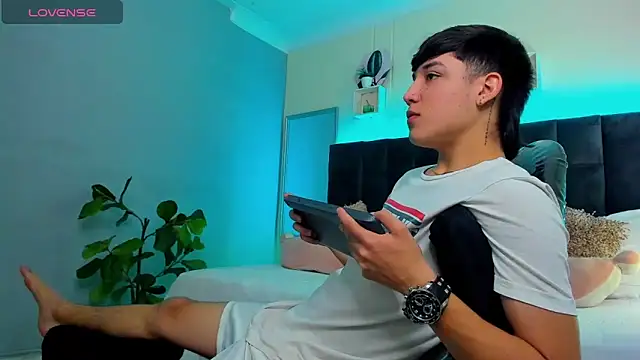 Snapshot of Ares_di_martin chatting on 09/19/25, 02:54 Ares di martin online show from 09/19/25, 02:54