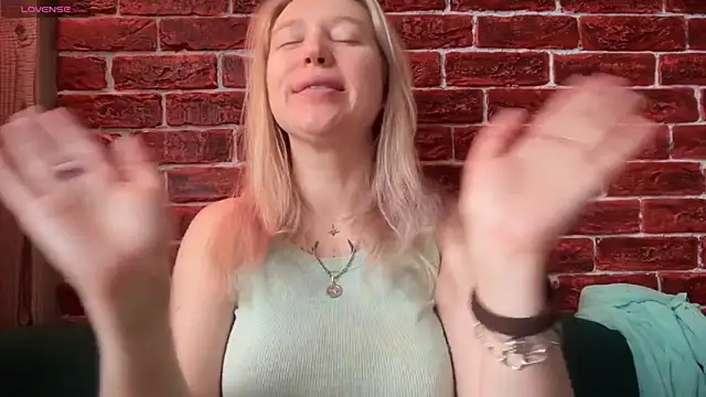 CitrusBlissss online show from 11/11/25, 02:28