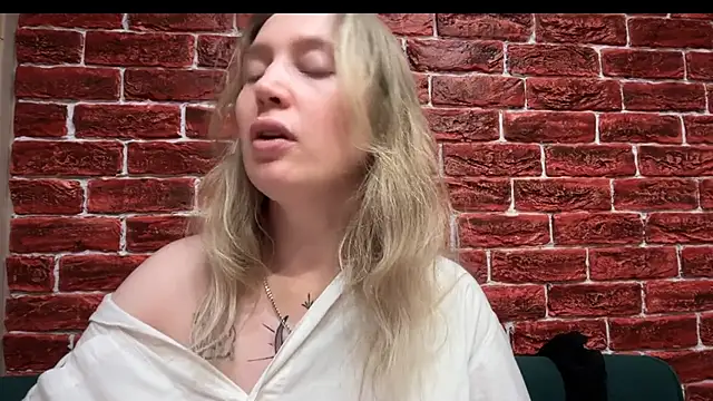 CitrusBlissss online show from 10/22/25, 02:16