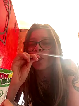 KoraSweett online show from 12/17/25, 06:35