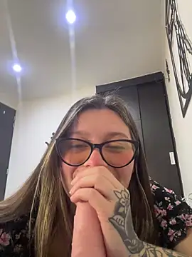 KoraSweett online show from 12/19/25, 07:49