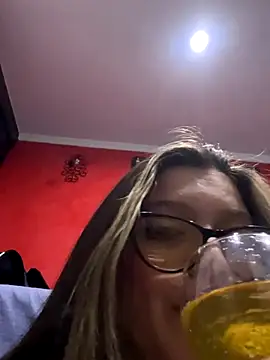 KoraSweett online show from 11/30/25, 03:40