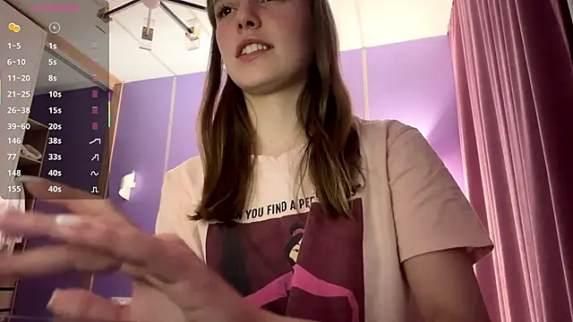 Snapshot of LinaMoonBlessed chatting on 05/17/26, 01:33 LinaMoonBlessed online show from 05/17/26, 01:33