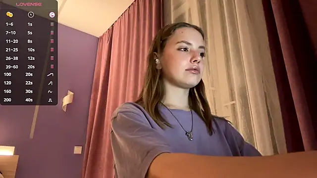 Snapshot of LinaMoonBlessed chatting on 10/03/25, 11:56 LinaMoonBlessed online show from 10/03/25, 11:56