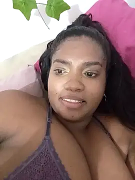 Snapshot of SamaraArtiaga1 chatting on 09/19/25, 03:21 SamaraArtiaga1 online show from 09/19/25, 03:21