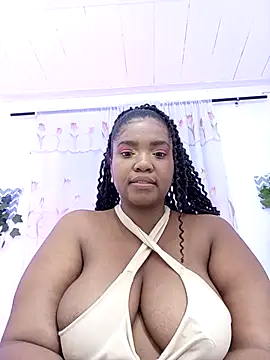 SamaraArtiaga1 online show from 12/04/25, 12:20