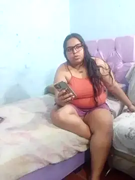 miroqui143 online show from 02/17/26, 12:41