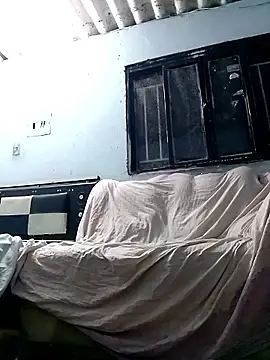 miroqui143 online show from 10/02/25, 02:04