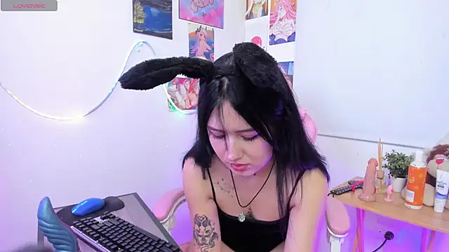 mahina01 online show from 11/28/25, 05:35