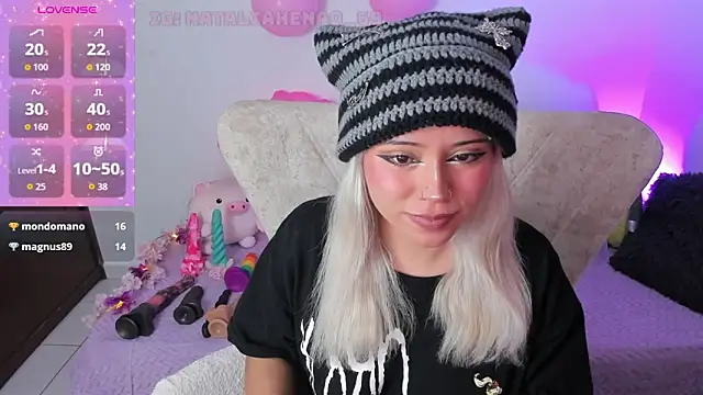 Snapshot of Nataliahenao69 chatting on 12/19/25, 03:43 Nataliahenao69 online show from 12/19/25, 03:43