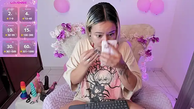 Snapshot of Nataliahenao69 chatting on 10/24/25, 02:27 Nataliahenao69 online show from 10/24/25, 02:27