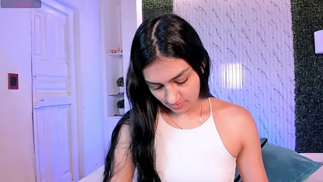 AidaJones online show from 12/22/25, 11:43