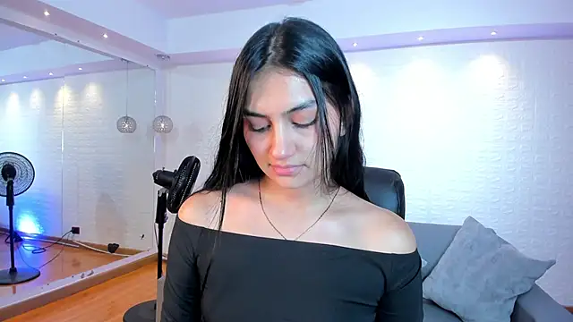 AidaJones online show from 12/14/25, 01:17