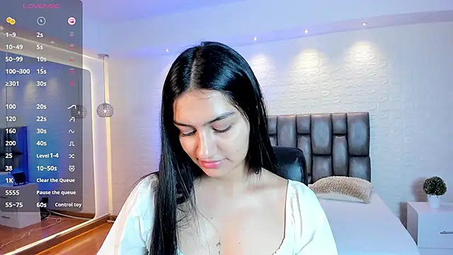 Snapshot of AidaJones chatting on 04/22/26, 11:28 AidaJones online show from 04/22/26, 11:28