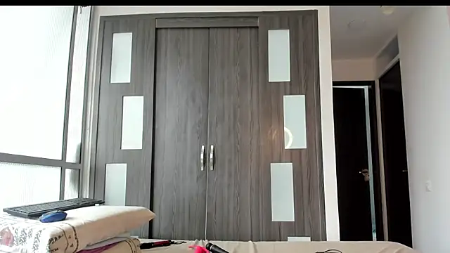 Vivi Jacko online show from 11/09/25, 08:13