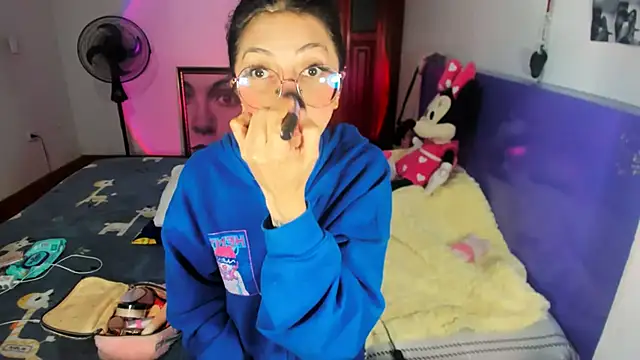 Anais lux online show from 06/27/26, 12:16