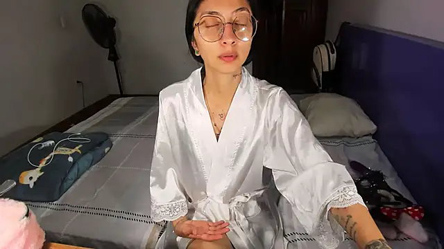 Anais lux online show from 03/25/26, 12:22