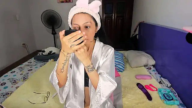 Anais lux online show from 04/06/26, 12:17