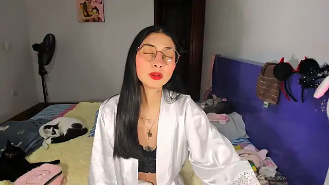 Snapshot of Anais_lux chatting on 04/23/26, 12:39 Anais lux online show from 04/23/26, 12:39