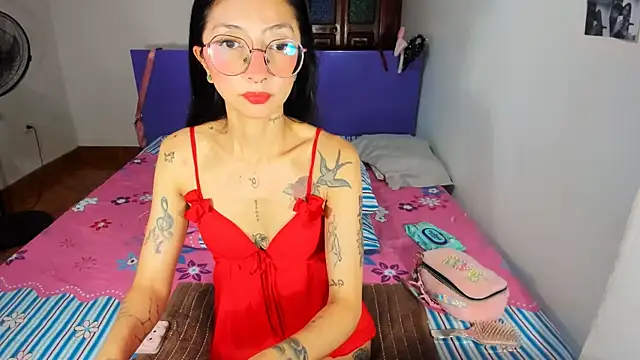 Snapshot of Anais_lux chatting on 05/23/26, 12:20 Anais lux online show from 05/23/26, 12:20