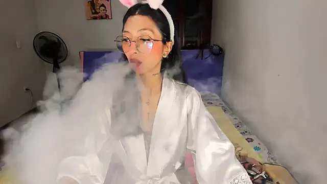 Snapshot of Anais_lux chatting on 05/05/26, 12:13 Anais lux online show from 05/05/26, 12:13