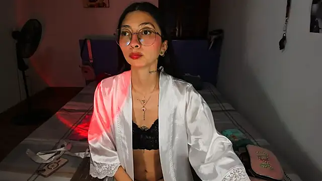Snapshot of Anais_lux chatting on 05/30/26, 11:54 Anais lux online show from 05/30/26, 11:54