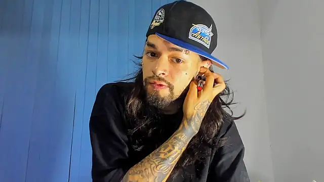 Snapshot of Theferxxo_12 chatting on 10/29/25, 11:14 Theferxxo 12 online show from 10/29/25, 11:14