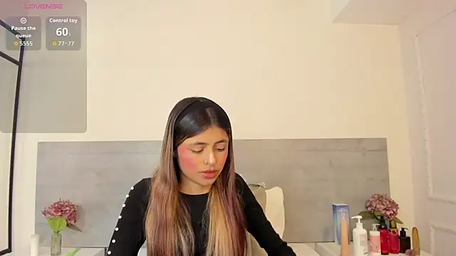 sunnyWhitee online show from 04/23/26, 07:15