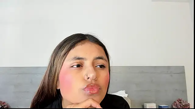 sunnyWhitee online show from 03/24/26, 07:14