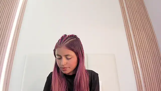 sunnyWhitee online show from 05/12/26, 11:16