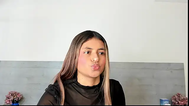 sunnyWhitee online show from 03/21/26, 07:18