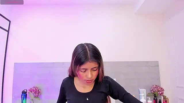 sunnyWhitee online show from 04/16/26, 07:14