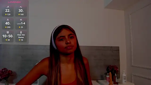 sunnyWhitee online show from 11/05/25, 07:17