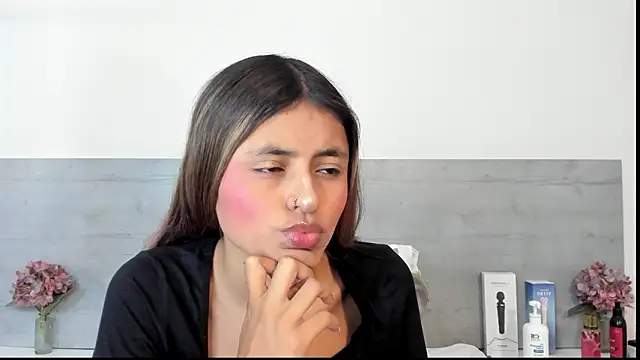 sunnyWhitee online show from 03/25/26, 03:11