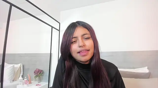 sunnyWhitee online show from 09/12/25, 11:26