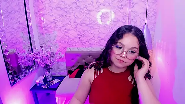Snapshot of ShylySweet chatting on 09/26/25, 04:08 ShylySweet online show from 09/26/25, 04:08