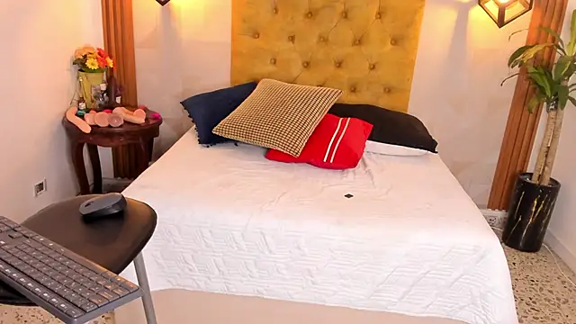 Snapshot of violet_sweet19 chatting on 01/06/26, 01:04 violet sweet19 online show from 01/06/26, 01:04