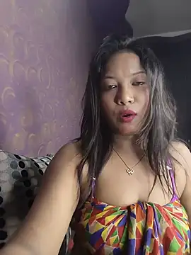 Snapshot of hornyzinia123 chatting on 06/19/26, 03:23 hornyzinia123 online show from 06/19/26, 03:23