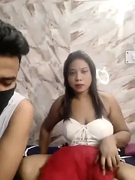 hornyzinia123 online show from 11/18/25, 02:27