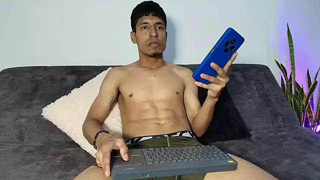 IsaXander743 online show from 12/15/25, 01:11