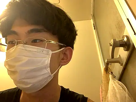 Snapshot of kurusu46 chatting on 10/07/25, 12:17 kurusu46 online show from 10/07/25, 12:17