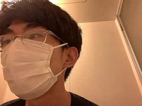 Snapshot of kurusu46 chatting on 10/25/25, 12:39 kurusu46 online show from 10/25/25, 12:39