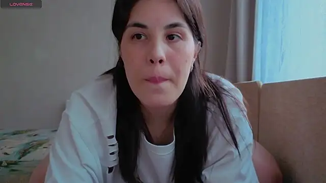 ErikaaGolds online show from 05/06/26, 02:32