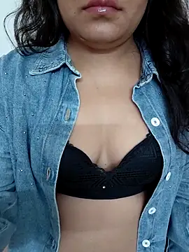 Aavya 007 online show from 11/25/25, 03:18