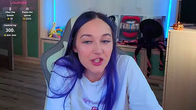 Im suka online show from 10/31/25, 04:53