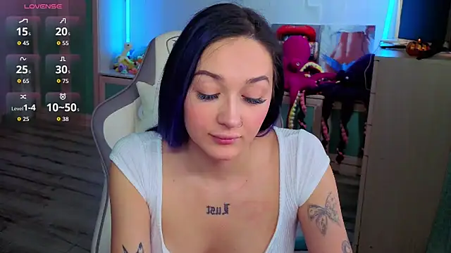 Im suka online show from 12/16/25, 04:28