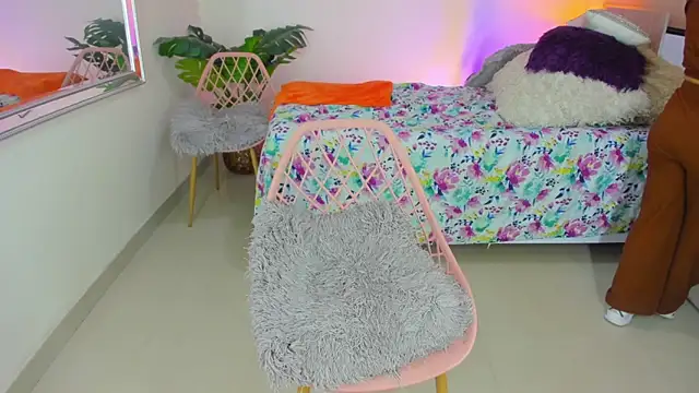 LusyKitty online show from 10/23/25, 03:32