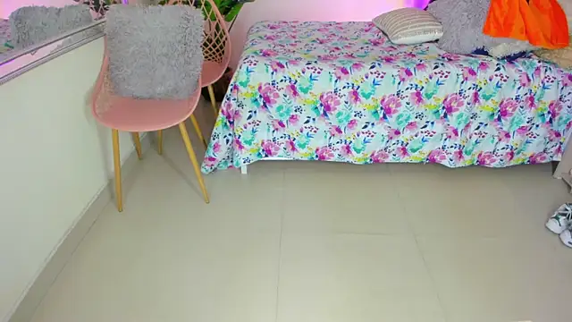 LusyKitty online show from 10/28/25, 04:28