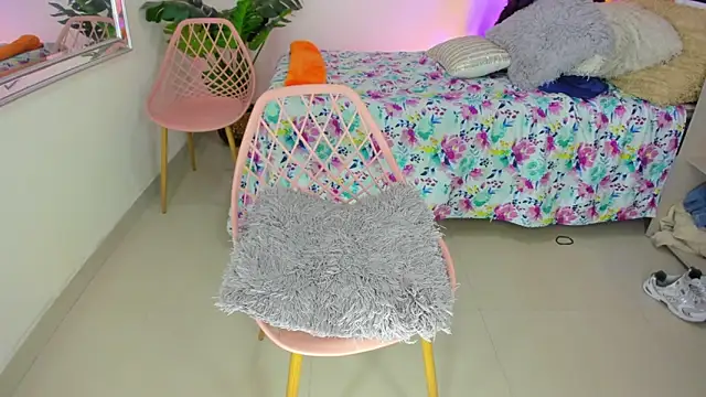 LusyKitty online show from 10/27/25, 03:57