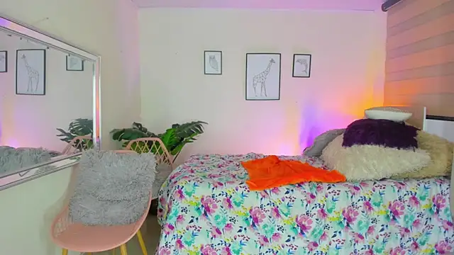 LusyKitty online show from 10/22/25, 03:33